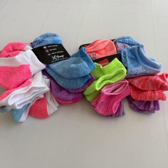 New HANES (12 Pair) Premium Performance Super/No Show Socks Girls Size 10.5-4 - Picture 7 of 8